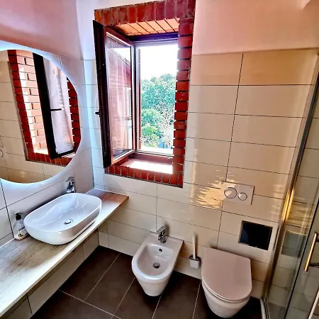 Sunny Home With Open View Terrace Apartment *